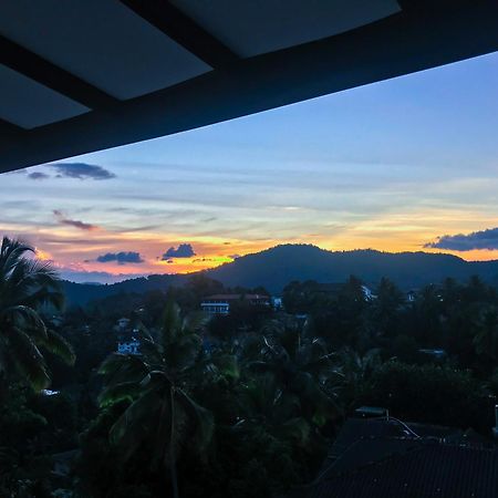 Saru Holiday Apartment - Upto 6 Guests Kandy Exterior foto