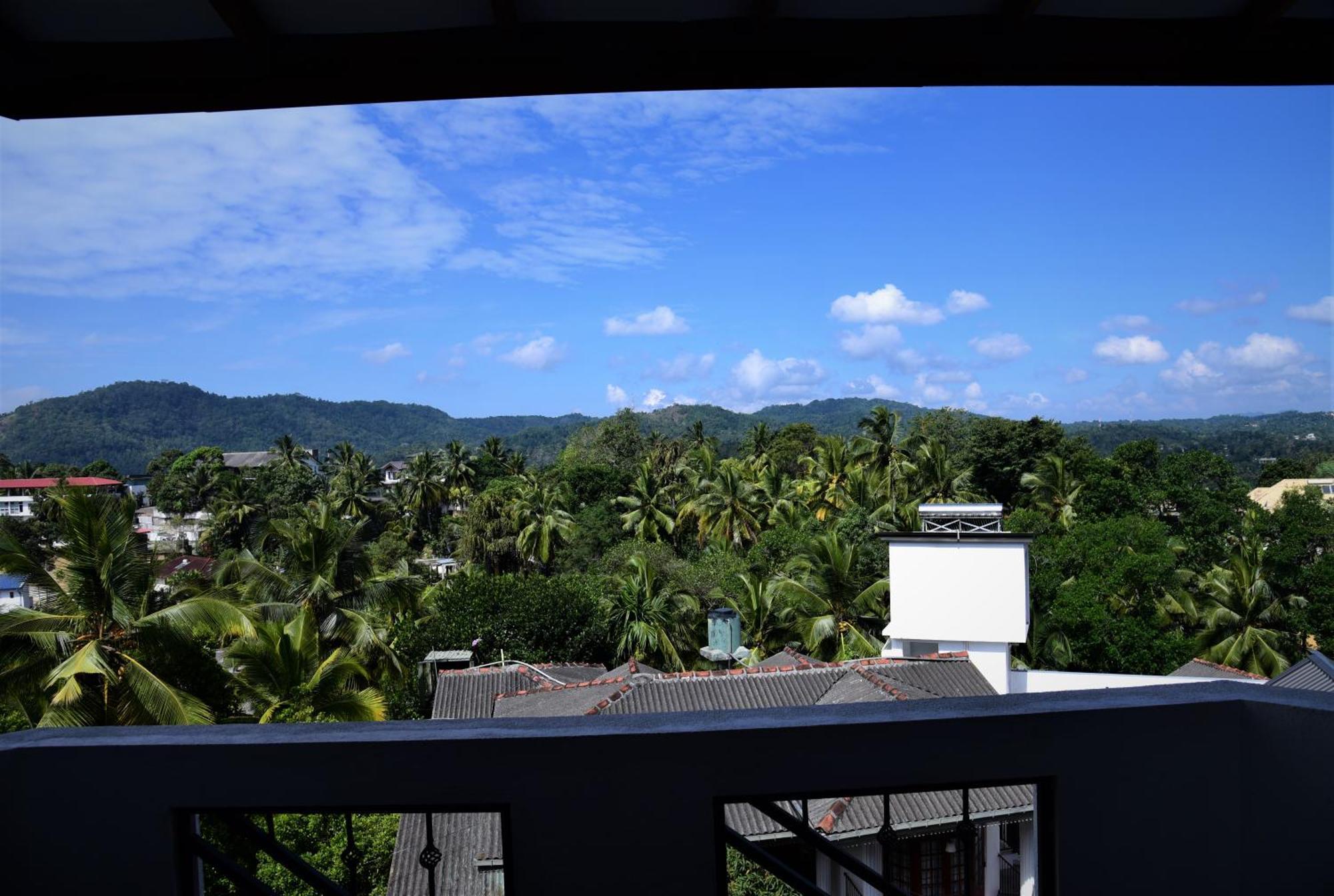 Saru Holiday Apartment - Upto 6 Guests Kandy Exterior foto